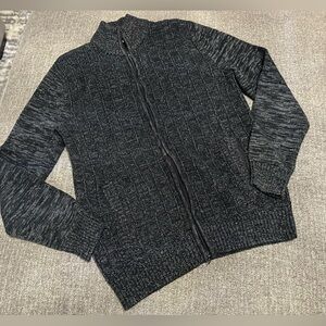 Men’s Full Zip Sweater 
Size Small Commerce